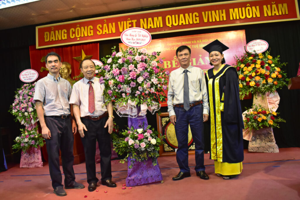 YDUOCTUETINHHANOI.EDU.VN