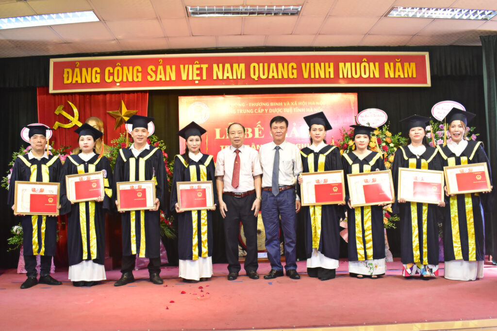 YDUOCTUETINHHANOI.EDU.VN