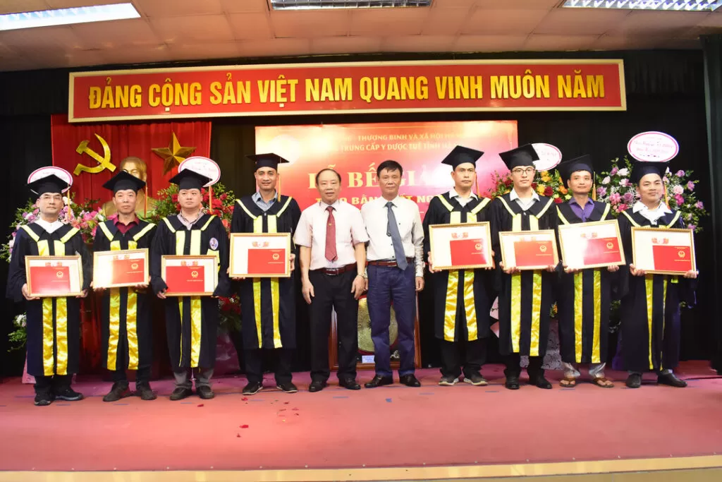 YDUOCTUETINHHANOI.EDU.VN