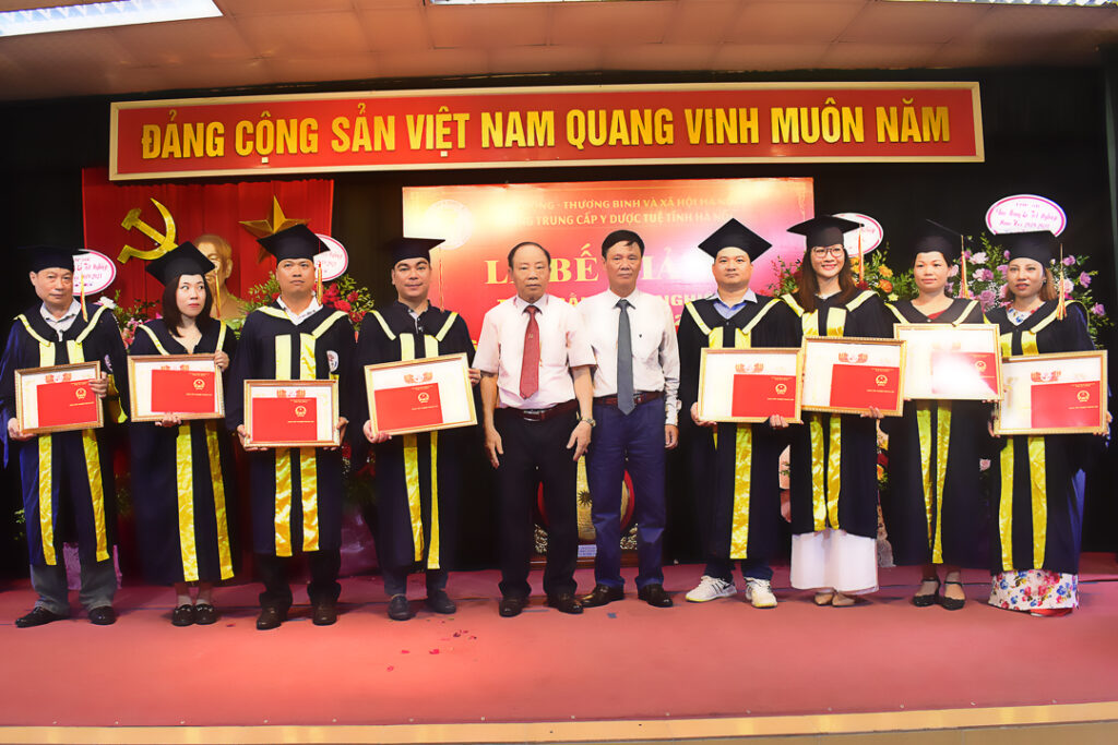 YDUOCTUETINHHANOI.EDU.VN