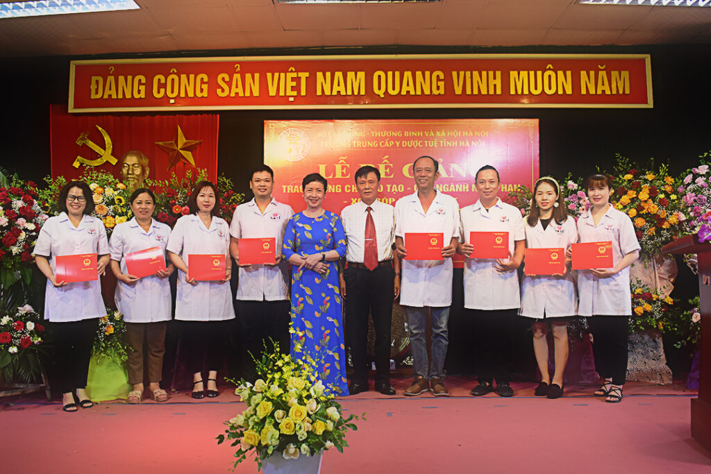 YDUOCTUETINHHANOI.EDU.VN