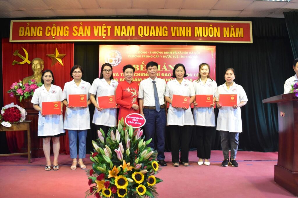 YDUOCTUETINHHANOI.EDU.VN