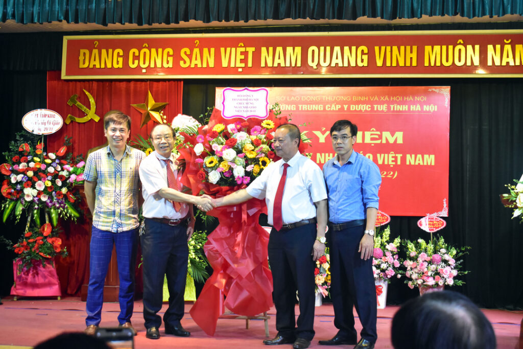 YDUOCTUETINHHANOI.EDU.VN