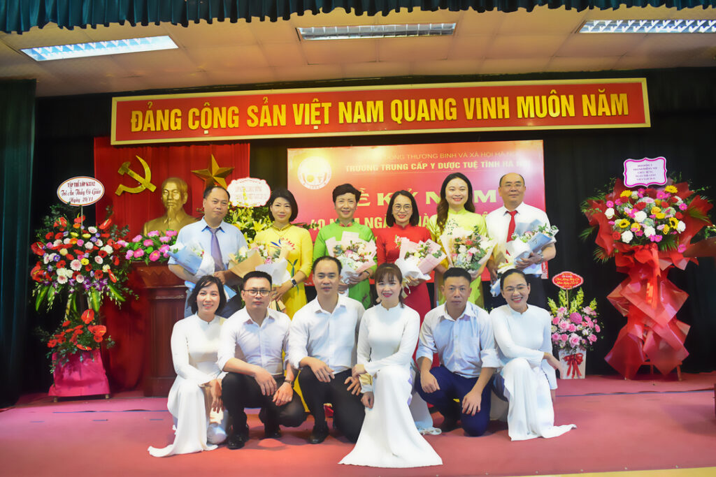 YDUOCTUETINHHANOI.EDU.VN