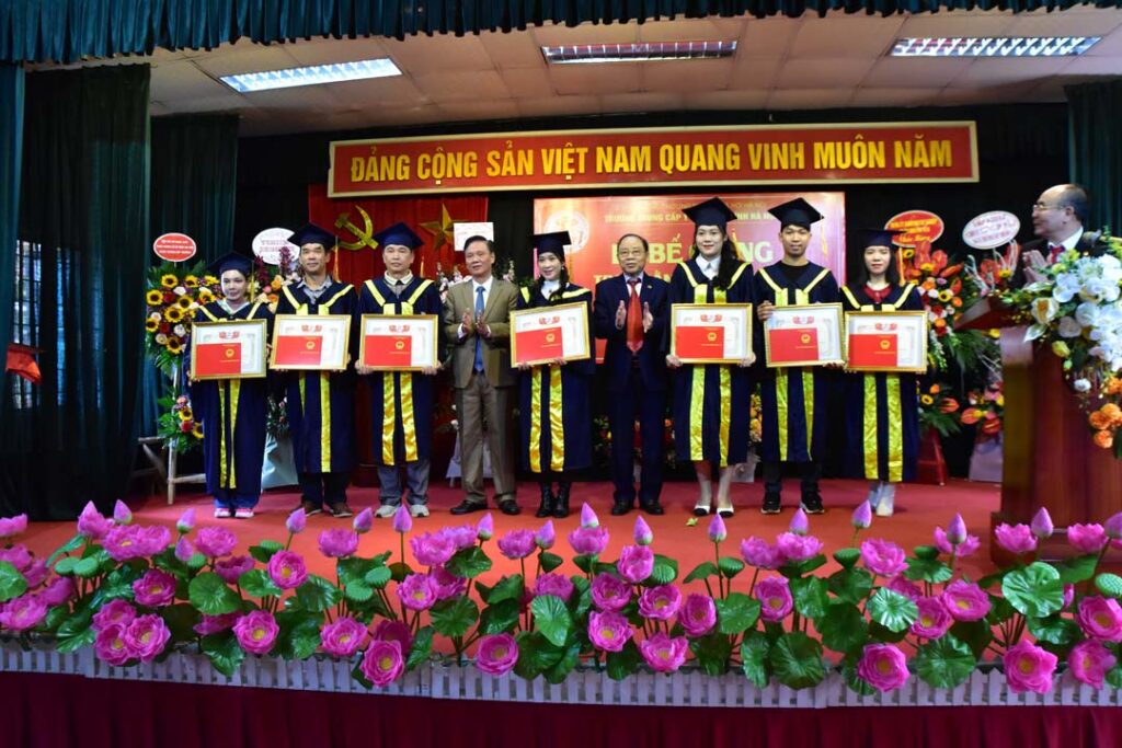 YDUOCTUETINHHANOI.EDU.VN