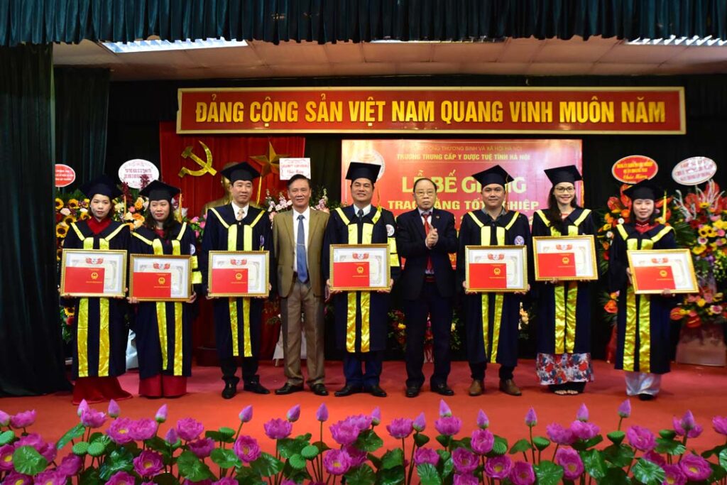 YDUOCTUETINHHANOI.EDU.VN