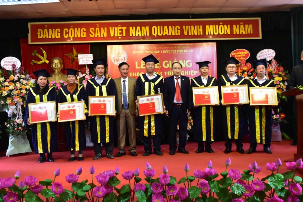YDUOCTUETINHHANOI.EDU.VN