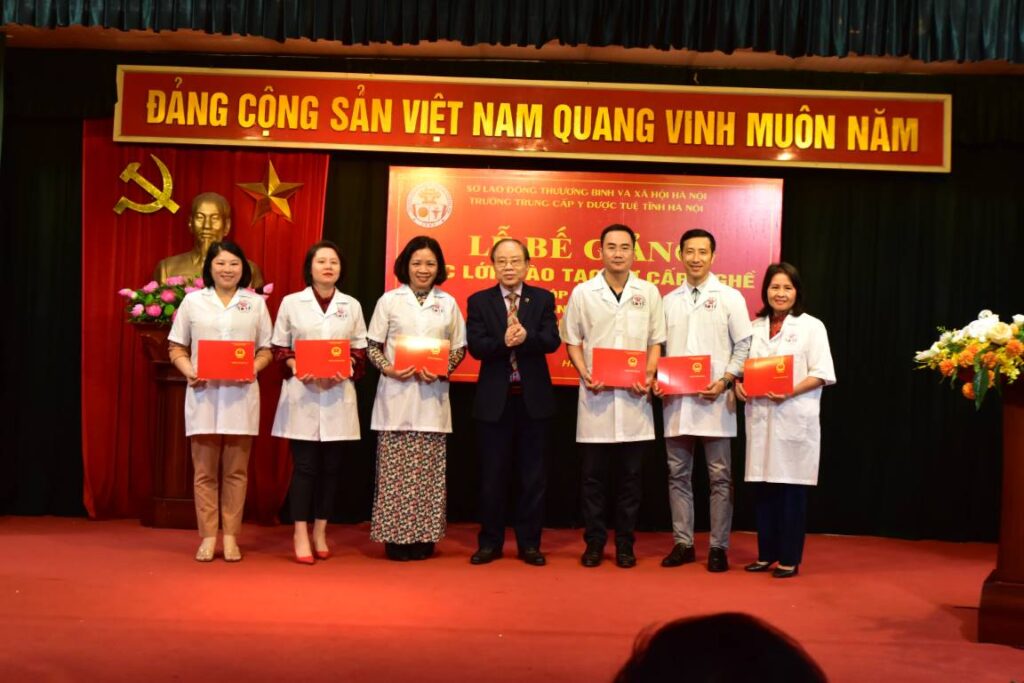 YDUOCTUETINHHANOI.EDU.VN