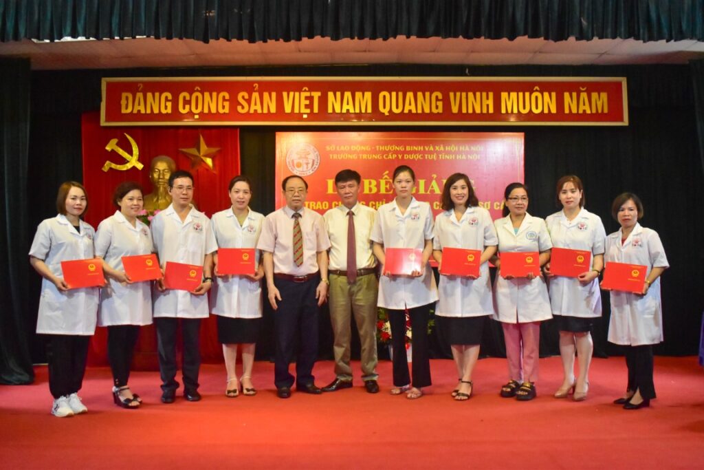 YDUOCTUETINHHANOI.EDU.VN