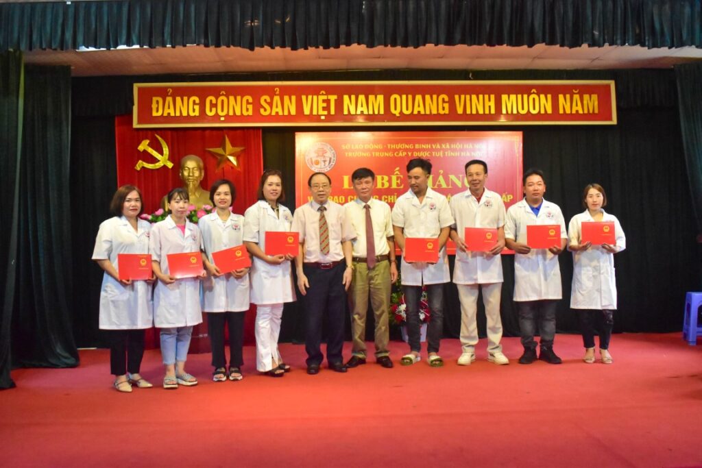 YDUOCTUETINHHANOI.EDU.VN