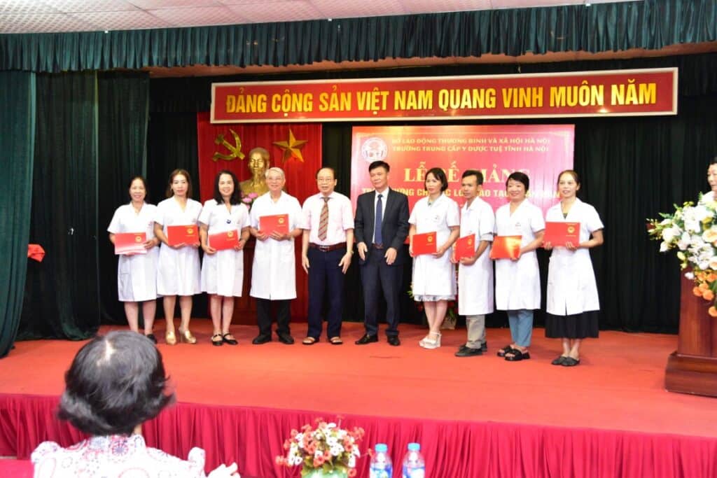 YDUOCTUETINHHANOI.EDU.VN