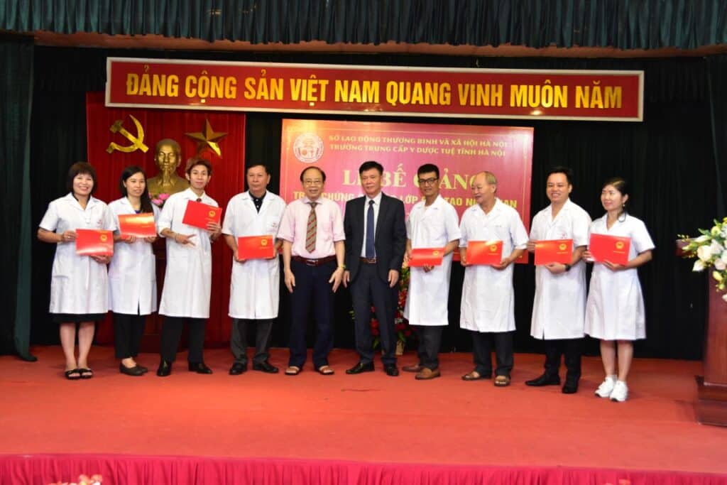 YDUOCTUETINHHANOI.EDU.VN