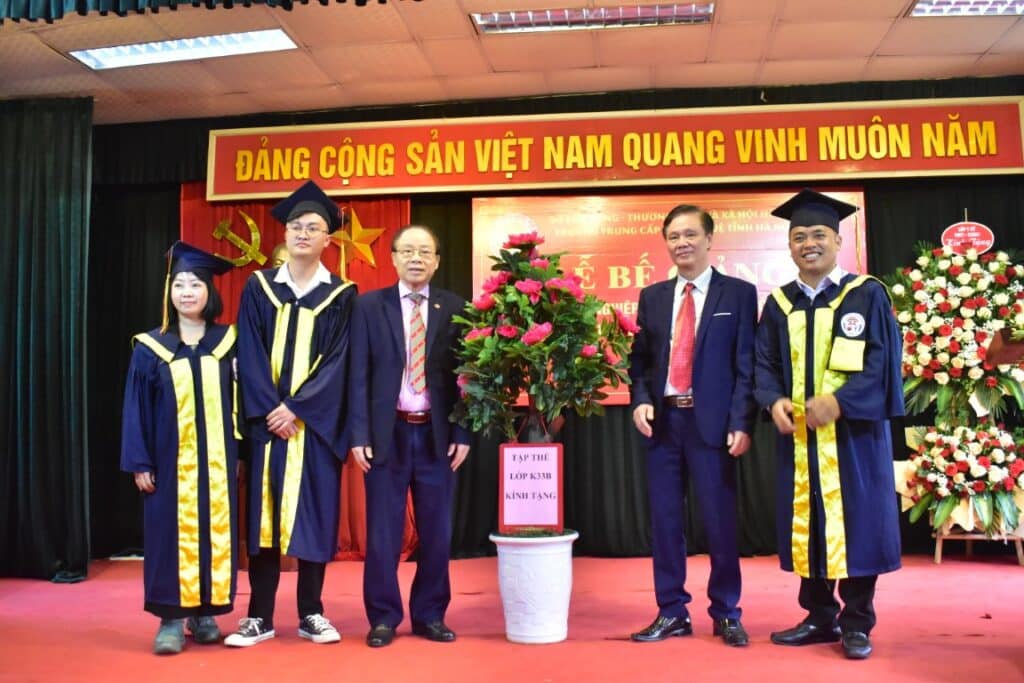 YDUOCTUETINHHANOI.EDU.VN