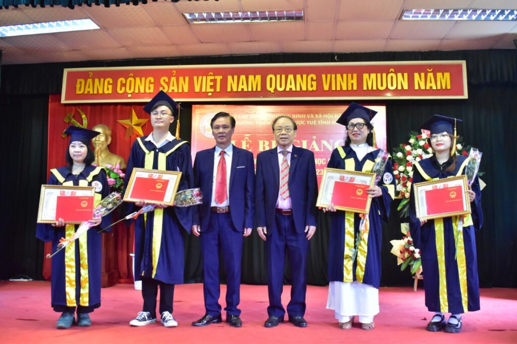 YDUOCTUETINHHANOI.EDU.VN