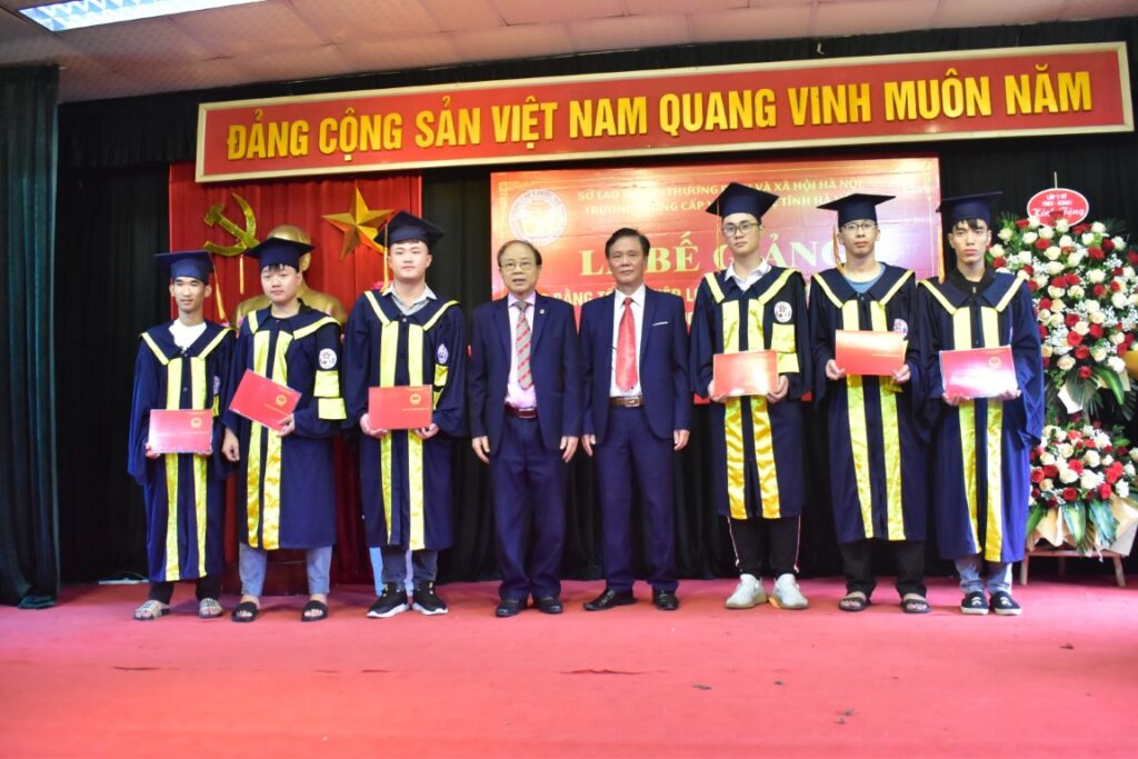 YDUOCTUETINHHANOI.EDU.VN