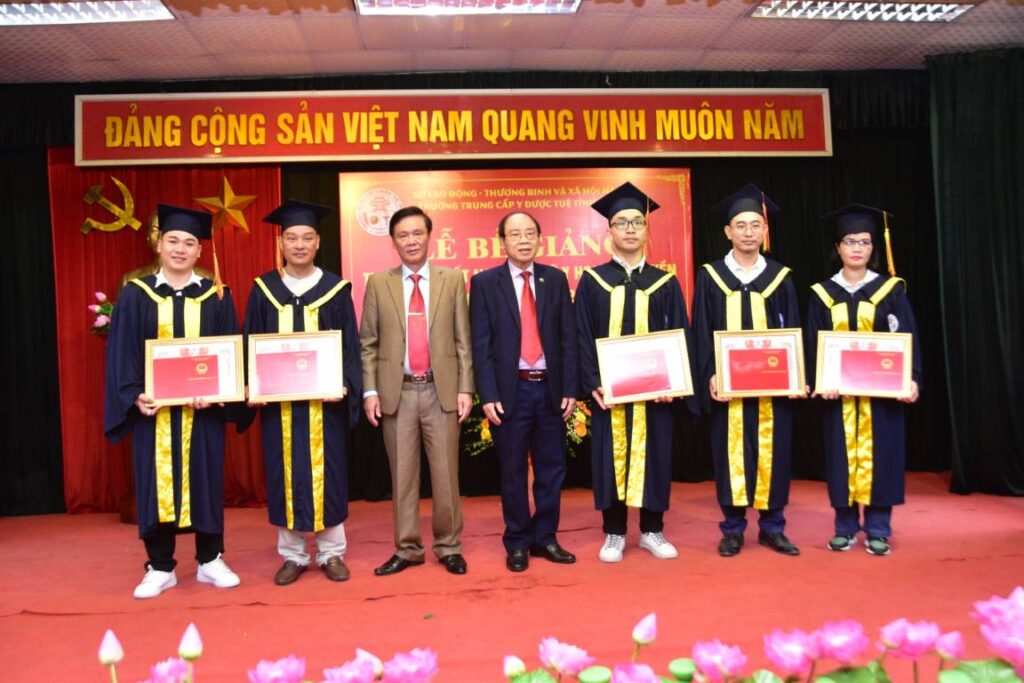 YDUOCTUETINHHANOI.EDU.VN