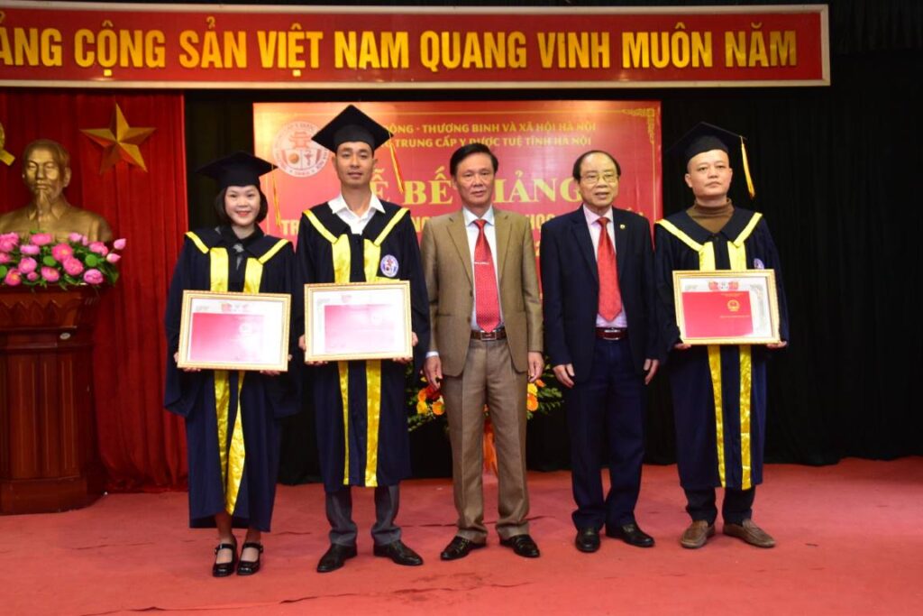 YDUOCTUETINHHANOI.EDU.VN