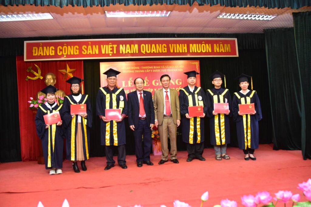 YDUOCTUETINHHANOI.EDU.VN