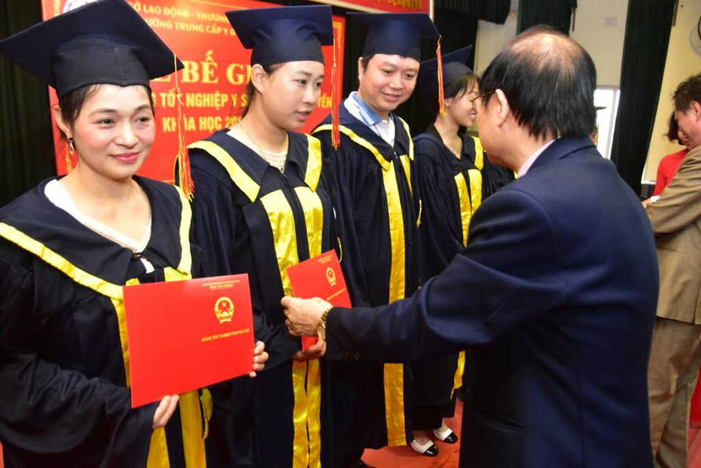 YDUOCTUETINHHANOI.EDU.VN