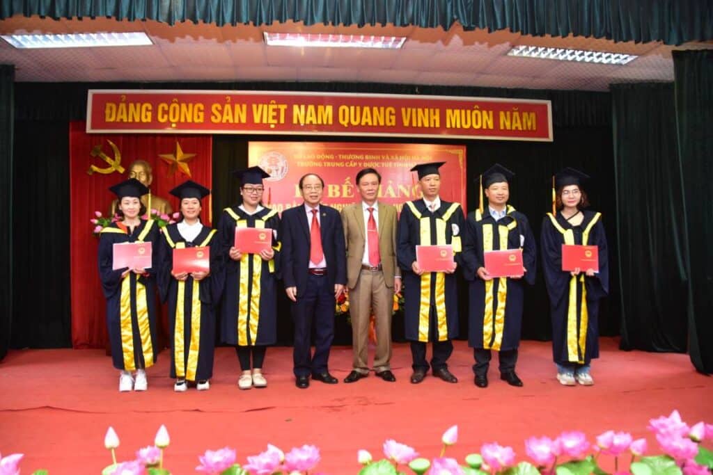 YDUOCTUETINHHANOI.EDU.VN