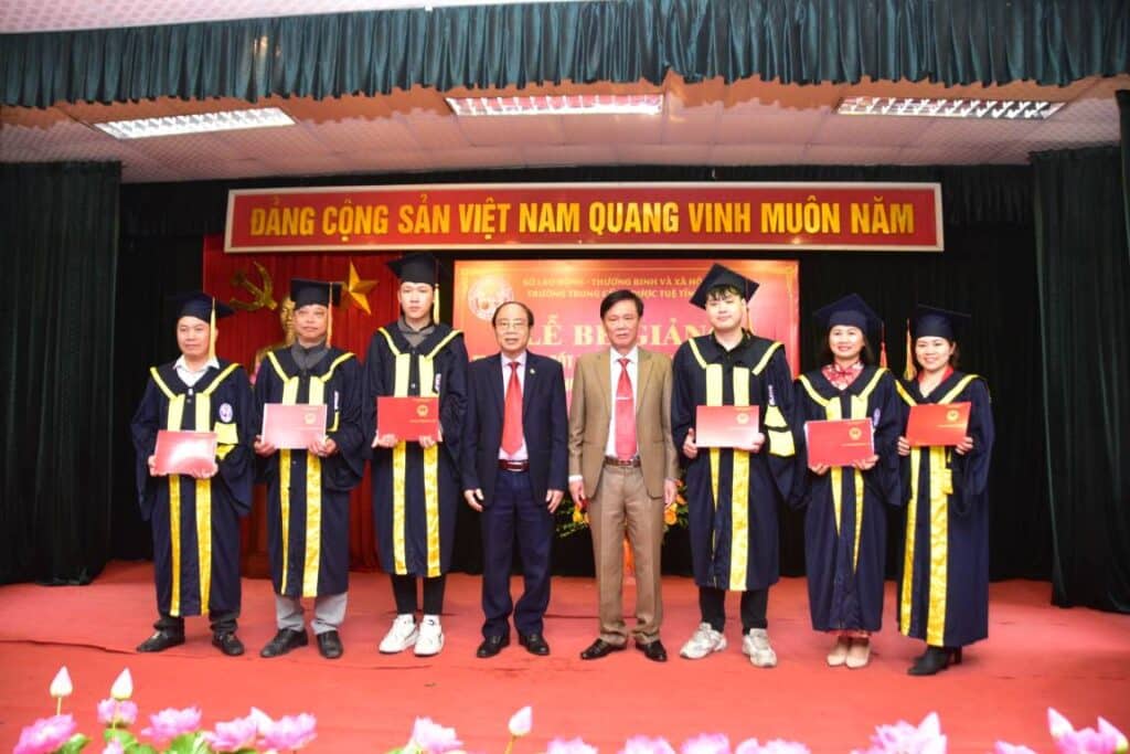 YDUOCTUETINHHANOI.EDU.VN