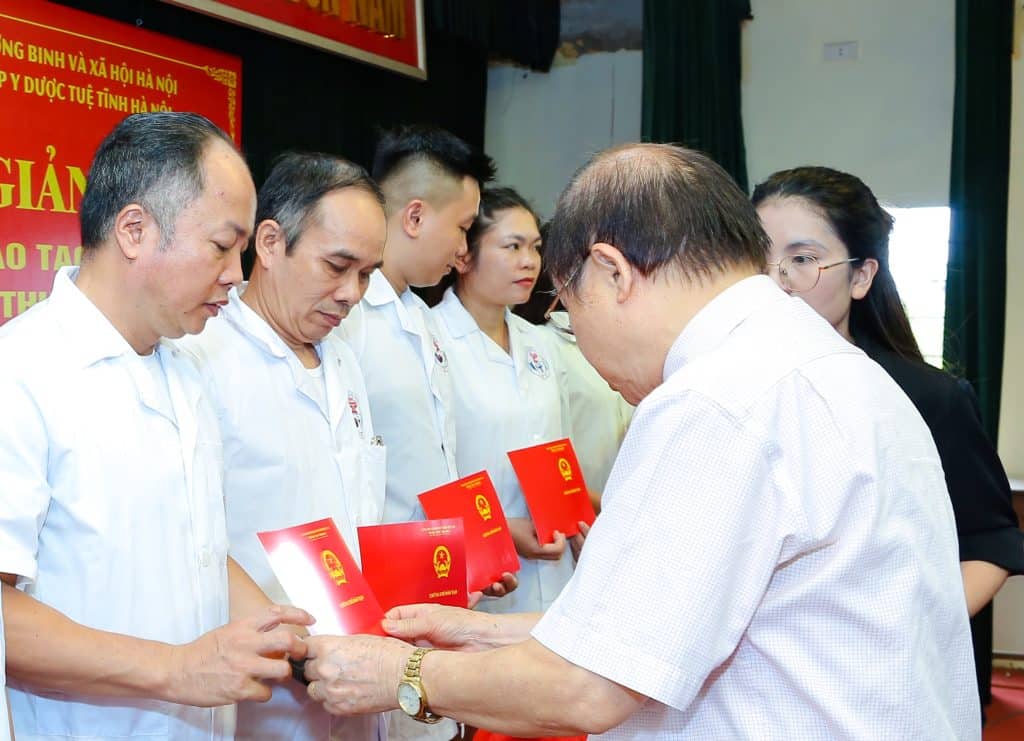 YDUOCTUETINHHANOI.EDU.VN